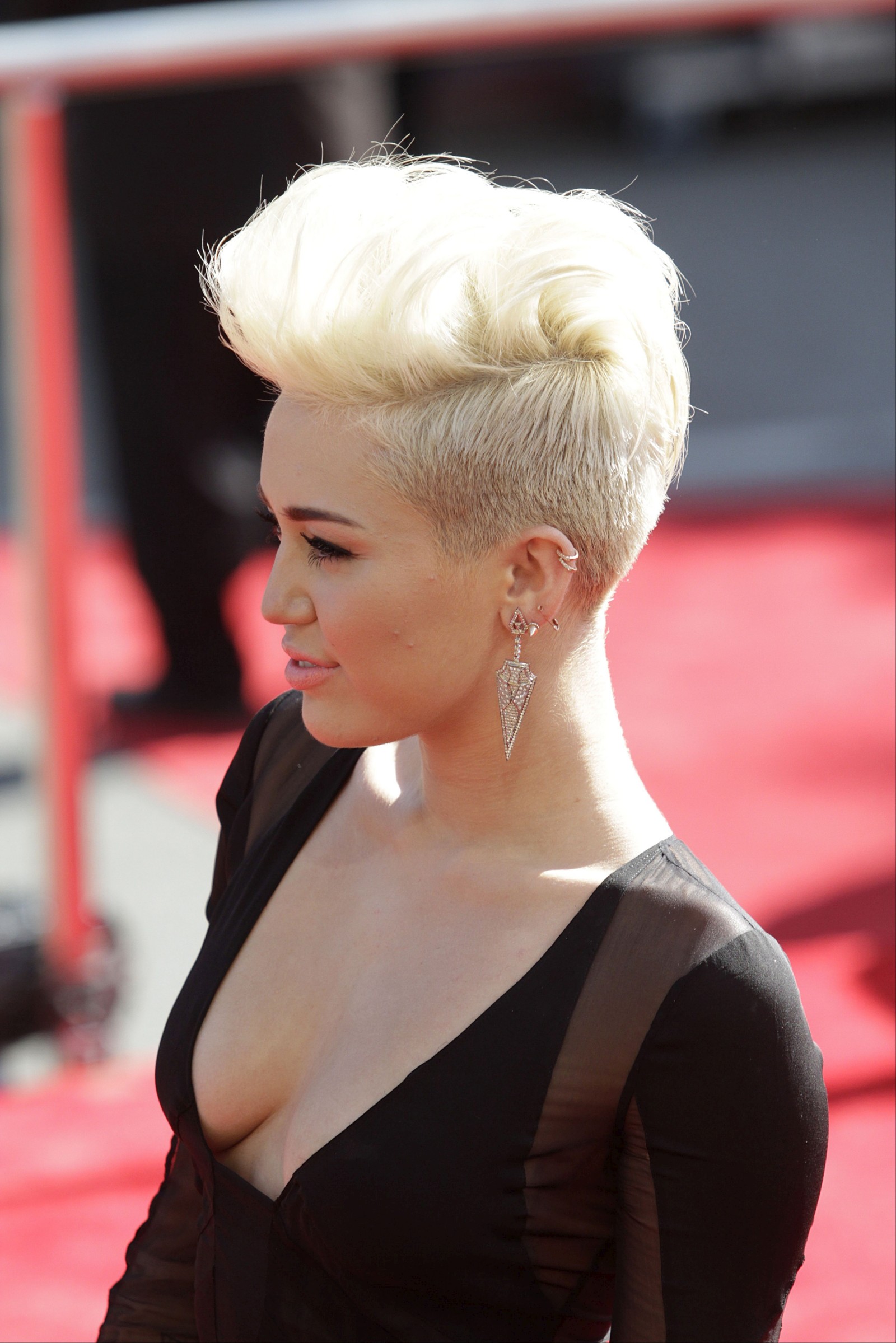 Miley Cyrus - MTV VMA in Los Angeles 2012